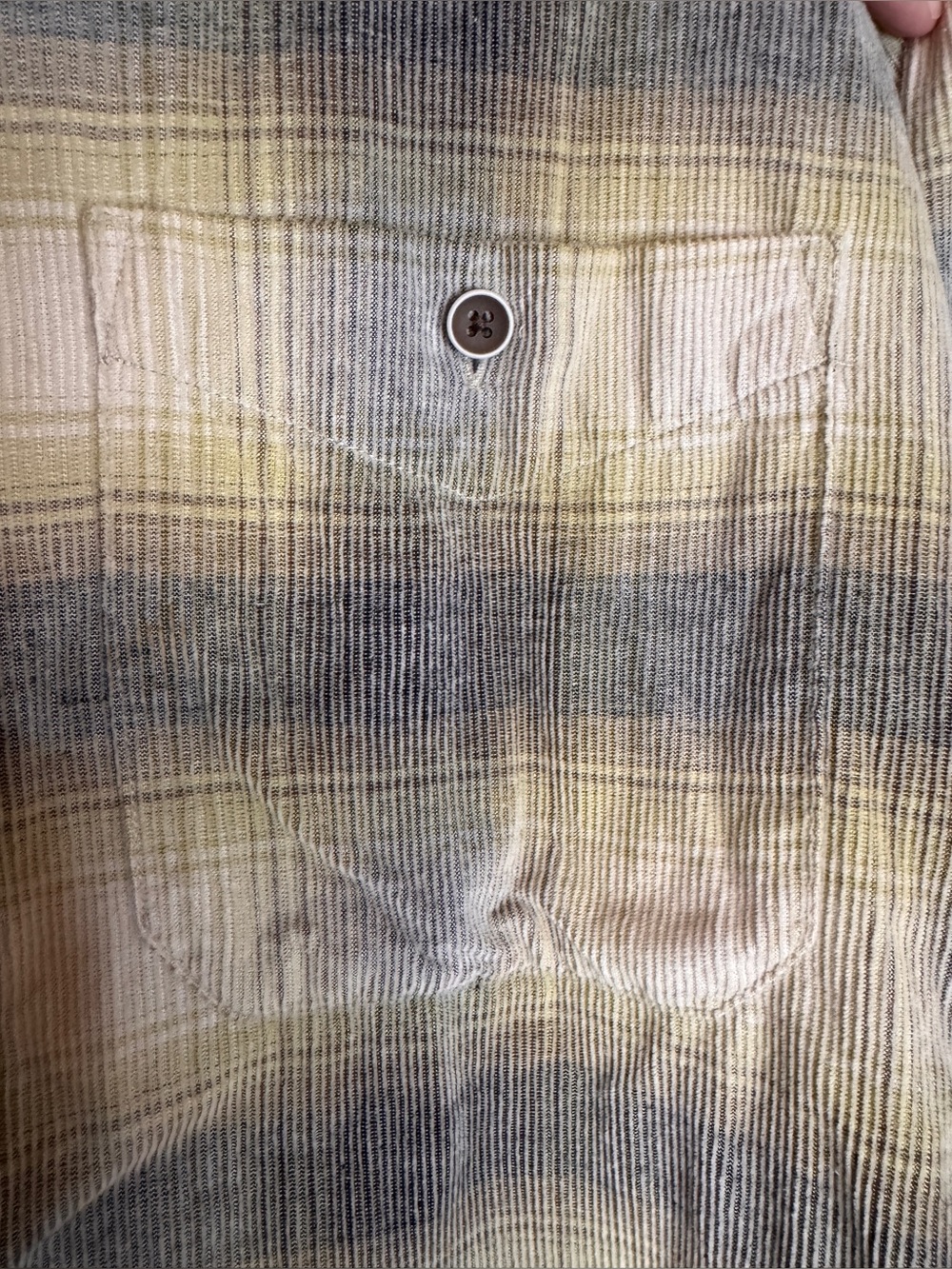 Basic Options Plaid Button-Down Flannel in Gray Cream | Size XL Graphic Tee - Picture 5 of 11